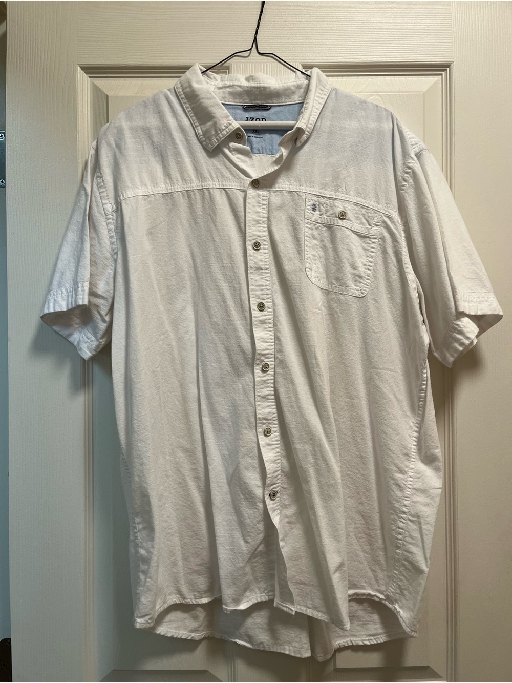 Izod White Short-Sleeve Button-Down Shirt